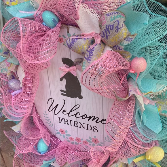Welcome friends egg shaped Easter wreath - Picture 3 of 6